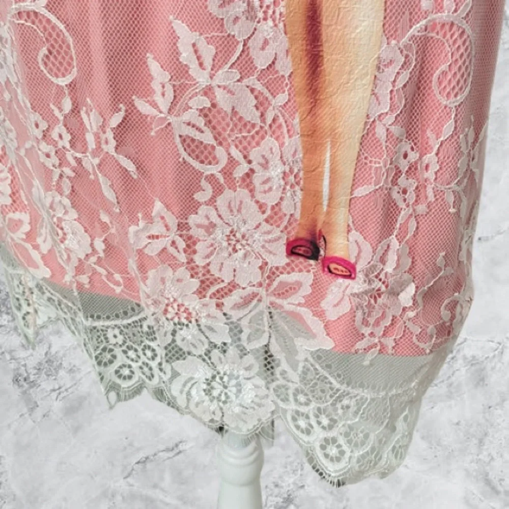 ɴᴡᴛ ᴍᴏꜱᴄʜɪɴᴏ ʙᴀʀʙɪᴇ ɢʀᴀᴘʜɪᴄ ᴛ-ꜱʜɪʀᴛ ᴅʀᴇꜱꜱ - Picture 9 of 11